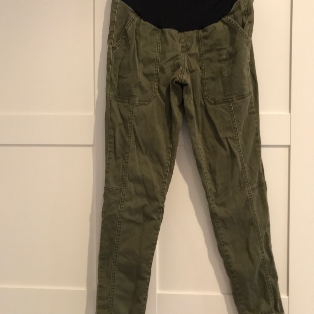 A glow maternity pants